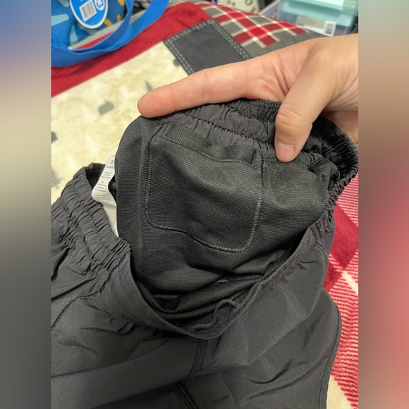 Lululemon gotta hot shorts size 8 tall - Picture 7 of 8